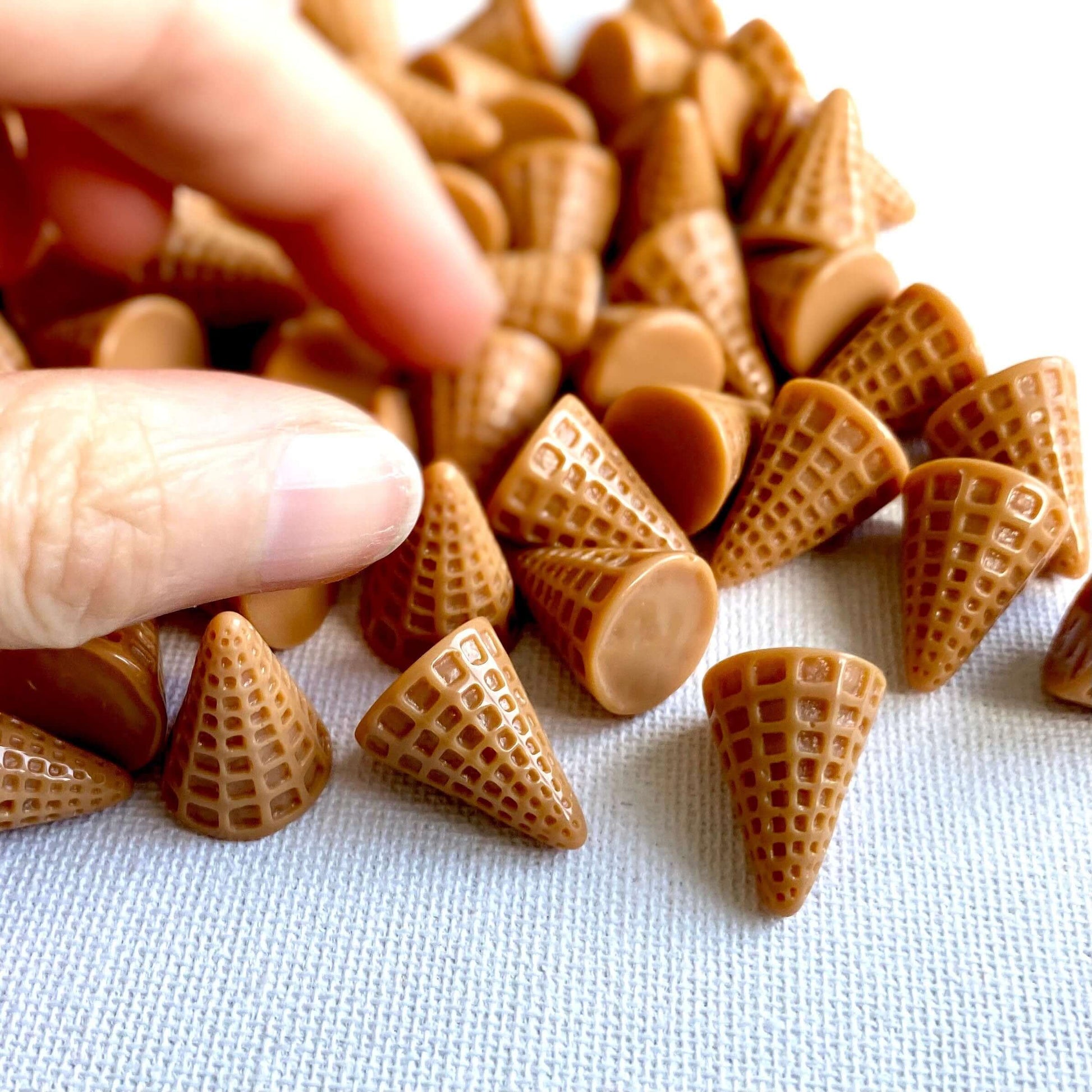 Ice cream cones Miniature Waffle cone 1/6 Scale - Blacksparrowuk