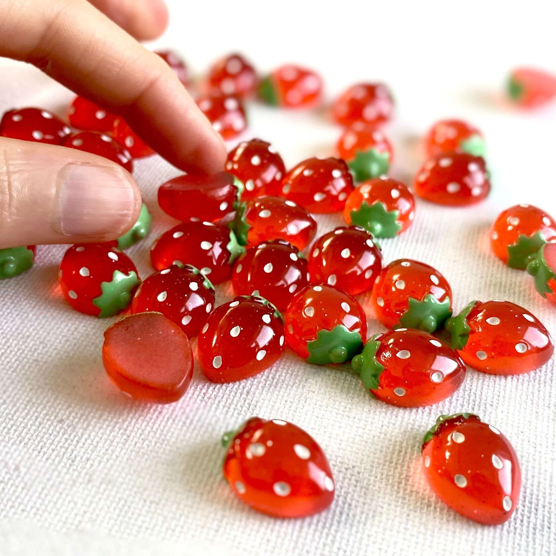 Glitter Strawberry cabochons Resin Flat back charms - Blacksparrowuk