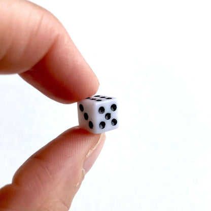 Super tiny Dice 8mm miniature dice White plastic Gaming Dice six sided - Blacksparrowuk