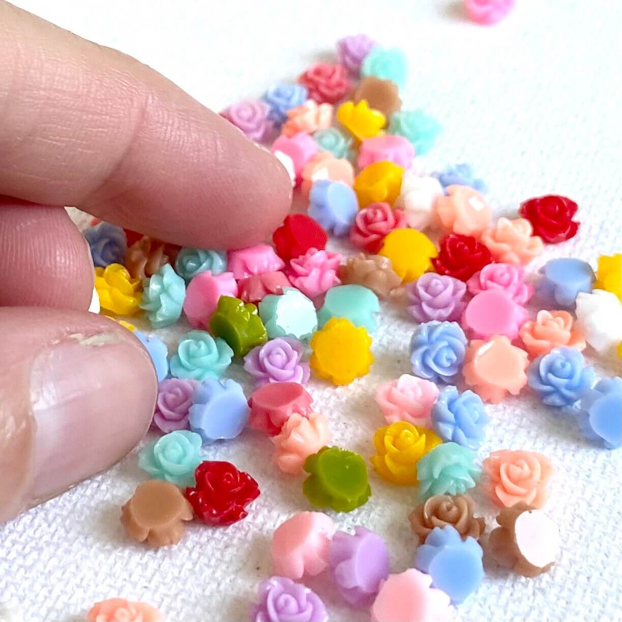 6mm resin Flowers Flatback rose charms - Blacksparrowuk