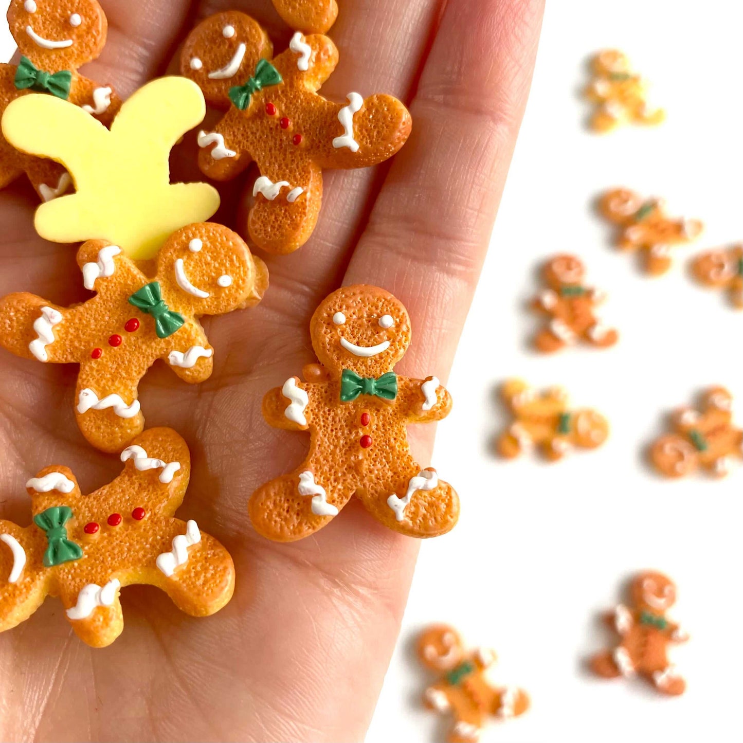 Miniature Gingerbread man decoration Flat back resin figurines - Blacksparrowuk