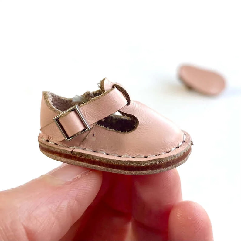 Tiny leather doll shoes Pink Blythe doll shoes Doll boots 37mm Doll buckle shoes - Blacksparrowuk